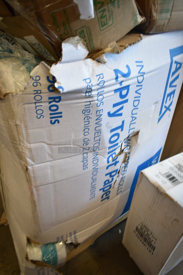 PALLET LOT of 30 BRAND NEW Boxes Including Noble Large Gloves, 3 Boxes Environ 1058150 Knives, Lavex 2 Ply Toilet Paper Rolls, 5153 American Flag Trays, 5002DNAPRED Red Table Napkins, 795PTOKFT Choice 8 1/2" x 6" x 2" Kraft Folded Paper #2 Take-Out Container with Window - 160/Case, 129MCS24B Choice 24 oz. Black Rectangular Microwavable Heavy Weight Container with Lid 8" x 5 1/4" x 2" - 150/Case, 500CC9 Choice 9 oz. Clear PET Customizable Plastic Squat Cold Cup - 1000/Case, 433HSLCPIE Plastic Pie Container. 30 Times Your Bid! - Image 6 of 12