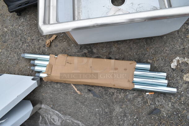 BRAND NEW SCRATCH AND DENT! Steelton 522CS12424 29 1/2" 18-Gauge Stainless Steel One Compartment Commercial Sink without Drainboard - 24" x 24" x 12" Bowl - Image 4 of 6