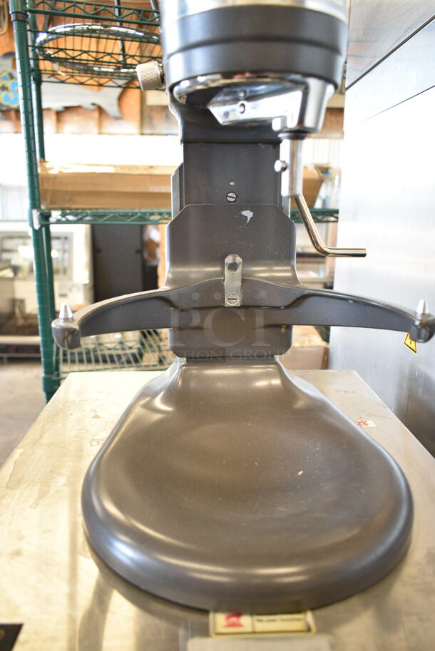 KitchenAid KSM8990DP Metal Commercial Countertop 8 Quart Planetary Mixer. 120 Volts, 1 Phase. Tested and Working! - Image 6 of 7