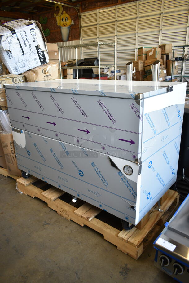 BRAND NEW SCRATCH AND DENT! Beverage Air SM58HC-W Stainless Steel Commercial 58" White 1-Sided Cold Wall Milk Cooler on Commercial Casters. 115 Volts, 1 Phase. Tested and Working! - Image 2 of 10