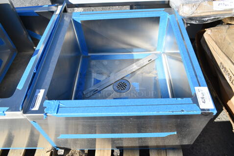 BRAND NEW SCRATCH AND DENT! Steelton 522MS162012 Stainless Steel Commercial Floor Mop Sink. 
