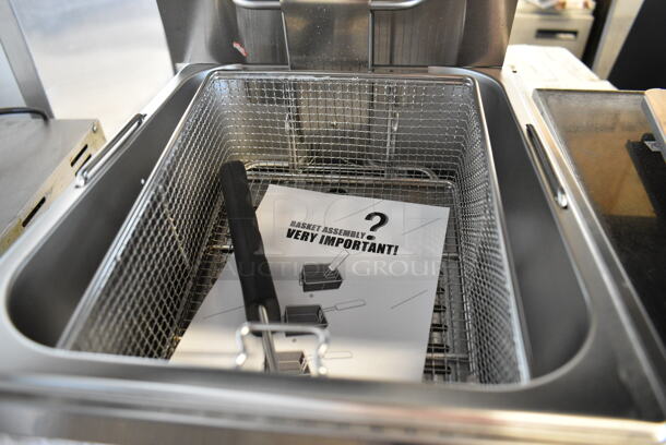 BRAND NEW SCRATCH AND DENT! 2023 Hoocoo FRY-10L Stainless Steel Commercial Countertop Electric Powered Fryer w/ Lid and Fry Basket. 120 Volts, 1 Phase. - Image 3 of 5