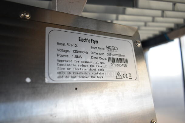 BRAND NEW SCRATCH AND DENT! 2023 Hoocoo FRY-10L Stainless Steel Commercial Countertop Electric Powered Fryer w/ Lid and Fry Basket. 120 Volts, 1 Phase. - Image 5 of 5