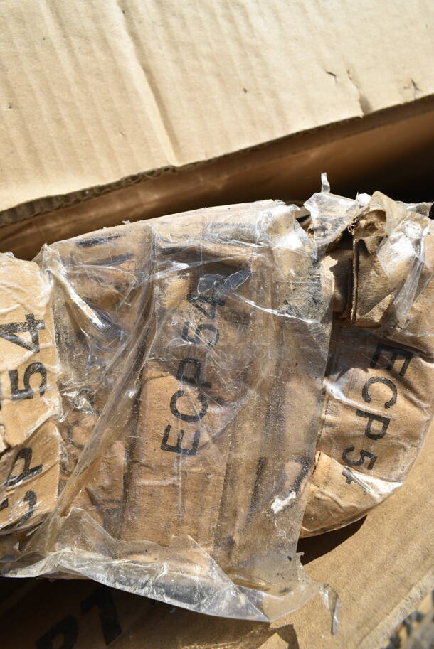 4 Boxes of 4 BRAND NEW SCRATCH AND DENT! Regency 460ECP54 54" Chrome Post. 4 Times Your Bid! - Image 3 of 3