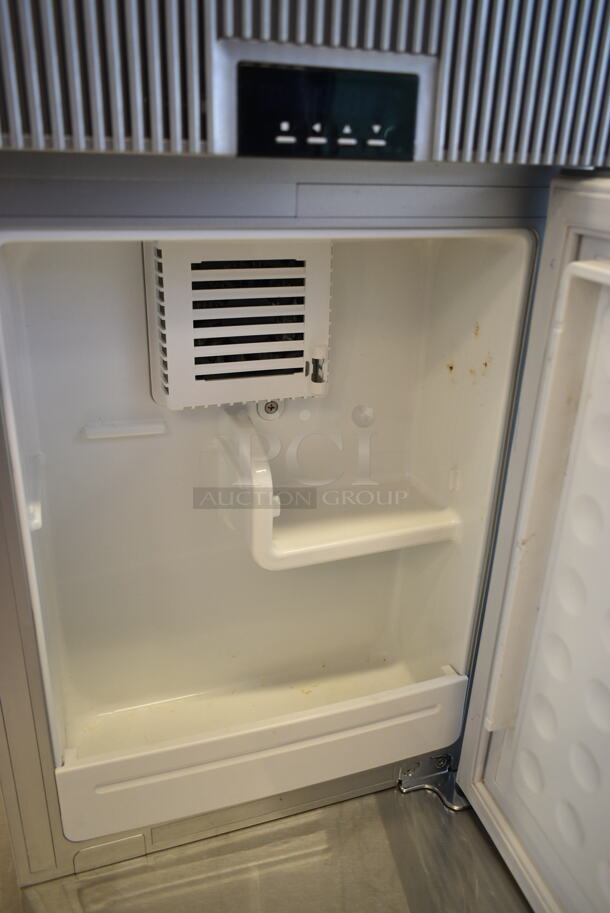 Royal Sovereign Mini Cooler.  - Image 4 of 4