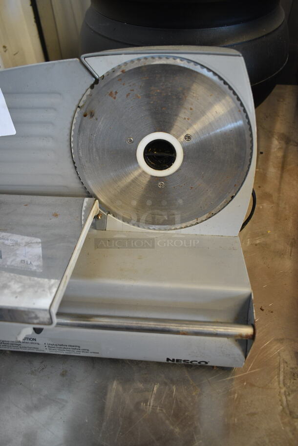 The Metal Ware FS-160 Metal Countertop Meat Slicer. 120 Volts, 1 Phase. Tested and Working!  - Image 2 of 5