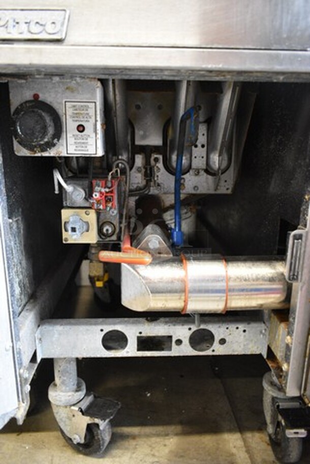 Pitco Frialator SG14-S Stainless Steel Commercial Natural Gas Powered 2 Bay Deep Fat Fryer w/ Right Side Dumping Station. 110,000 BTU.  - Image 6 of 9