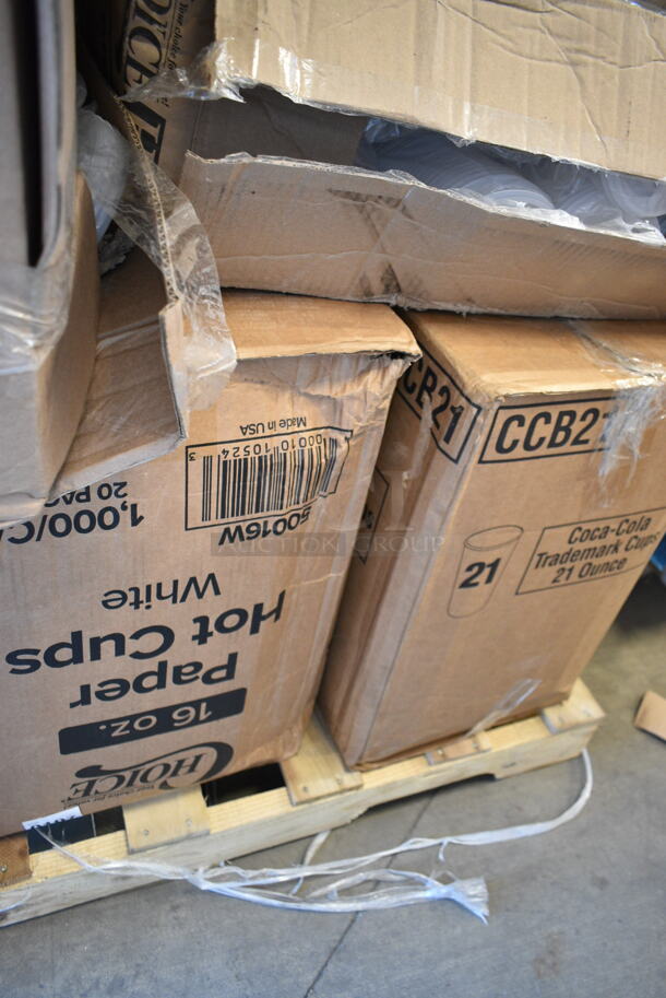 PALLET LOT of 25 BRAND NEW Boxes Including 128HD32COMBO ChoiceHD 32 oz. Microwavable Translucent Plastic Deli Container and Lid Combo Pack - 240/Case, 50016W Choice 16 oz. White Poly Paper Hot Cup - 1000/Case, CCB21 Coca-Cola 21 Ounce Cups, Nemco 77353 Divider for Ice Cream Dipper Wells - 12", 999COLLAR88R Grill Pads, 127SB32COMBO Choice 32 oz. Clear Plastic Salad Bowl with Lid - 150/Case, 966UPWIDEB OneUp by Choice White 2-Ply Wide Interfold 6 1/2" x 8 1/2" Dispenser Napkin - 6000/Case, 127SB32COMBO Choice 32 oz. Clear Plastic Salad Bowl with Lid - 150/Case, 52023 Vollrath Spatulas, 127SB18COMBO Choice 18 oz. Clear Plastic Salad Bowl with Lid - 150/Case, 130BKFKSNX500 Choice Black Extra Heavy Weight Wrapped Plastic Cutlery Pack with Napkin - 500/Case. 25 Times Your Bid! - Image 10 of 12