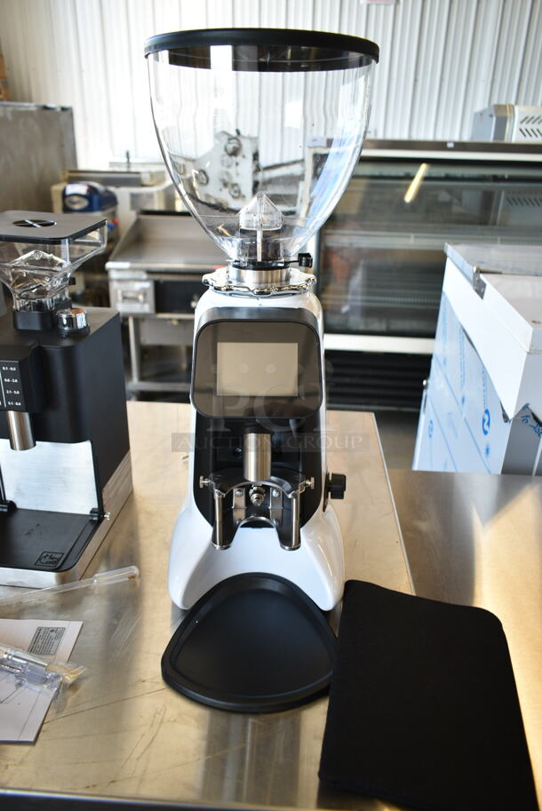 BRAND NEW SCRATCH AND DENT! 2024 Hemro MyCafe Buddy Metal Countertop Espresso Bean Grinder. 120 Volts, 1 Phase. Tested and Working! - Image 3 of 7