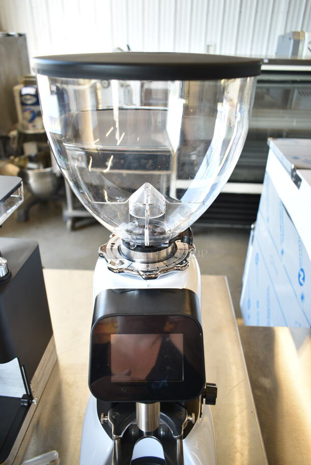 BRAND NEW SCRATCH AND DENT! 2024 Hemro MyCafe Buddy Metal Countertop Espresso Bean Grinder. 120 Volts, 1 Phase. Tested and Working! - Image 4 of 7