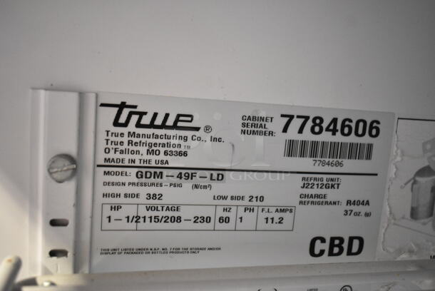 True GDM-49F-LD Metal Commercial 2 Door Reach In Freezer Merchandiser w/ Poly Coated Racks. 115/208-230 Volts, 1 Phase.  - Image 4 of 4