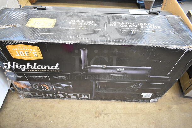 IN ORIGINAL BOX! Oklahoma Joe's Highland 15202031 Metal 900-Sq in Black Horizontal Charcoal Smoker - Image 4 of 5