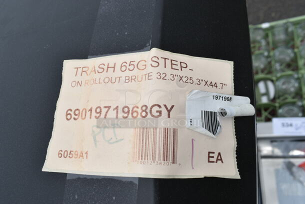 BRAND NEW SCRATCH AND DENT! Rubbermaid 1971968 260 Qt. / 65 Gallon Gray Step-On Wheeled Rectangular Trash Can with Lid - Image 4 of 4