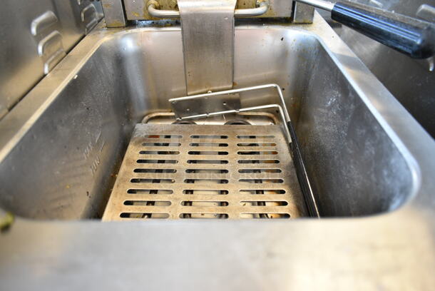 BRAND NEW SCRATCH AND DENT! 2024 Crosson EF-6V Stainless Steel Commercial Countertop Electric Powered Fryer w/ Metal Fry Basket and Lid. 120 Volts, 1 Phase. - Image 4 of 5