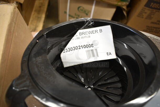 PALLET LOT of 15 BRAND NEW Boxes Including 245CPB10 PRINT Kraft Corrugated Pizza Boxes, 233030210008 Bunn 03021.0008 Black Funnel for ITCB, TW, and TWF Brewers, 274930 Pump Plastic, Sterilite Poly Pitchers, Cambro PSB23176 40.7 Qt. Pebbled Serving/Salad Bowl, 185712012D18 Beverage-Air 712-012D-18 Equivalent Door Gasket - 9" x 41 11/16", Beverage-Air 712-012D-19 Equivalent Door Gasket - 7" x 41 11/16", 500CC9 Choice 9 oz. Clear PET Customizable Plastic Squat Cold Cup - 1000/Case, 500L1020B Choice Black Hot Paper Cup Travel Lid for 10-24 oz. Standard Cups and 8 oz. Squat Cups - 1000/Case. 15 Times Your Bid! - Image 6 of 12