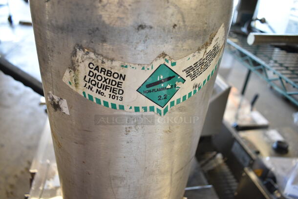 Metal Carbon Dioxide Tank. Buyer Must Pick Up - We Will Not Ship This Item. - Image 6 of 6