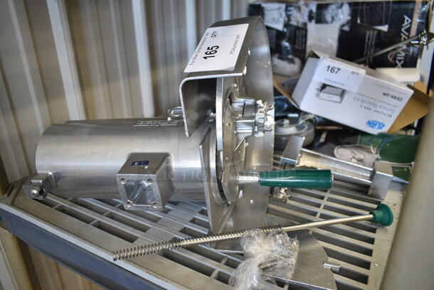 BRAND NEW SCRATCH AND DENT! Garde 181XLROTOSLICE Metal 1/8" to 1/2" Adjustable Fruit / Vegetable Rotary Slicer w/ Garde 181PORTBASE Portable Mounting Base - Image 5 of 9