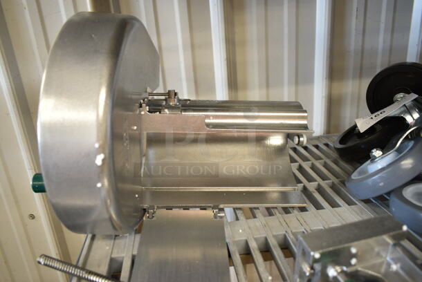 BRAND NEW SCRATCH AND DENT! Garde 181XLROTOSLICE Metal 1/8" to 1/2" Adjustable Fruit / Vegetable Rotary Slicer w/ Garde 181PORTBASE Portable Mounting Base - Image 6 of 9