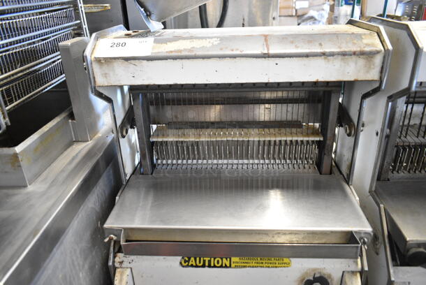 Oliver 777 Metal Commercial Floor Style Bread Loaf Slicer. 115 Volts, 1 Phase. Tested and Working! - Image 2 of 5