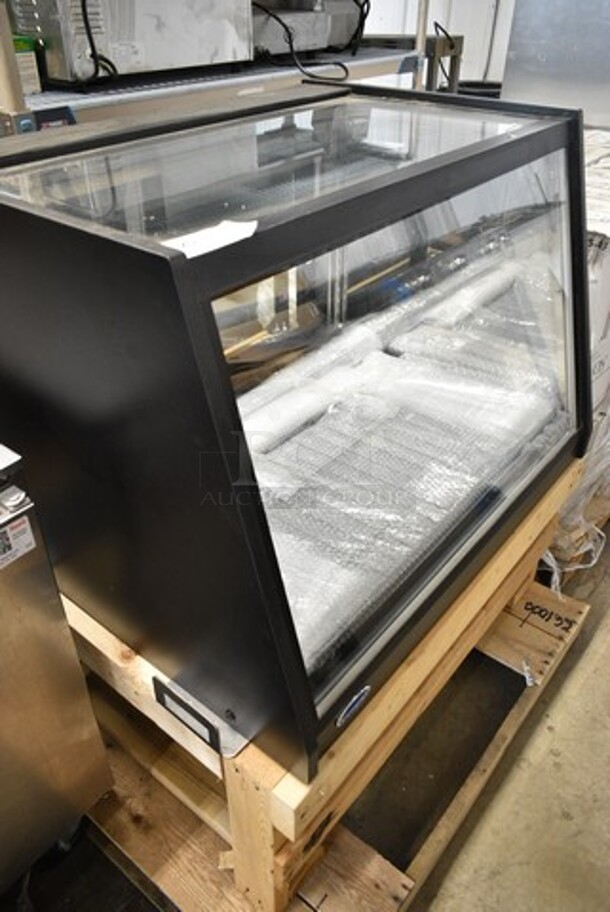 BRAND NEW! Federal Industries ERR3628 Metal Commercial Countertop Refrigerated Display Case Merchandiser. 120 Volts, 1 Phase. Tested and Working! - Image 3 of 6