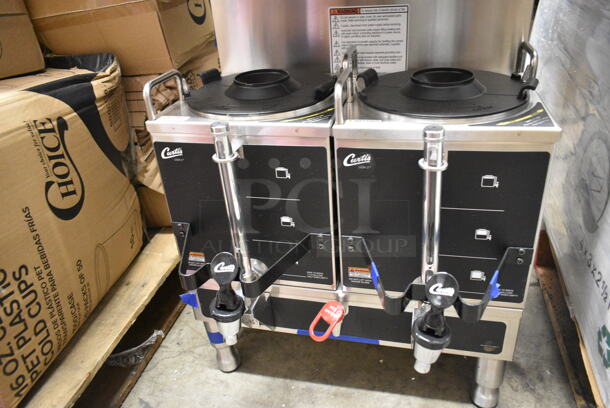 BRAND NEW SCRATCH AND DENT! Curtis GEMTS10A1000 Stainless Steel Commercial Countertop G3 Gemini Twin 1.5 Gallon Satellite Coffee Brewer w/ Hot Water Dispenser, 2 Satellite Servers and 2 Poly Brew Baskets. 220 Volts, 1 Phase.  - Image 3 of 11