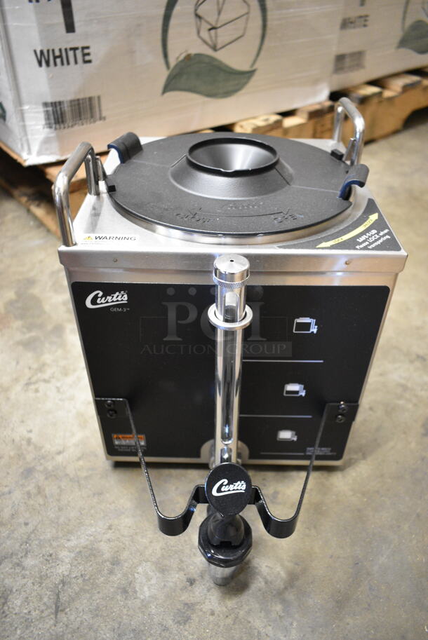 BRAND NEW SCRATCH AND DENT! Curtis GEMTS10A1000 Stainless Steel Commercial Countertop G3 Gemini Twin 1.5 Gallon Satellite Coffee Brewer w/ Hot Water Dispenser, 2 Satellite Servers and 2 Poly Brew Baskets. 220 Volts, 1 Phase.  - Image 8 of 11