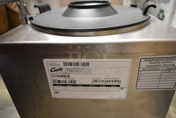 BRAND NEW SCRATCH AND DENT! Curtis GEMTS10A1000 Stainless Steel Commercial Countertop G3 Gemini Twin 1.5 Gallon Satellite Coffee Brewer w/ Hot Water Dispenser, 2 Satellite Servers and 2 Poly Brew Baskets. 220 Volts, 1 Phase.  - Image 9 of 11