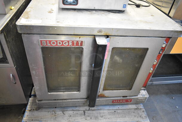 Blodgett Mark V Stainless Steel Commercial Electric Powered Full Size Convection Oven w/ View Through Doors, Metal Oven Racks and Thermostatic Controls. 208-240 Volts. - Image 1 of 5