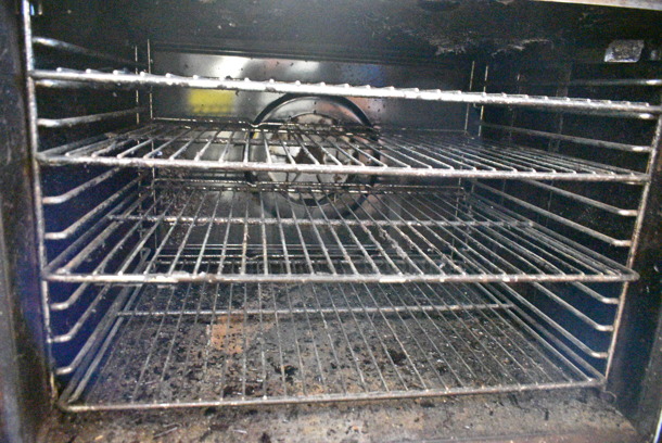Blodgett Mark V Stainless Steel Commercial Electric Powered Full Size Convection Oven w/ View Through Doors, Metal Oven Racks and Thermostatic Controls. 208-240 Volts. - Image 3 of 5