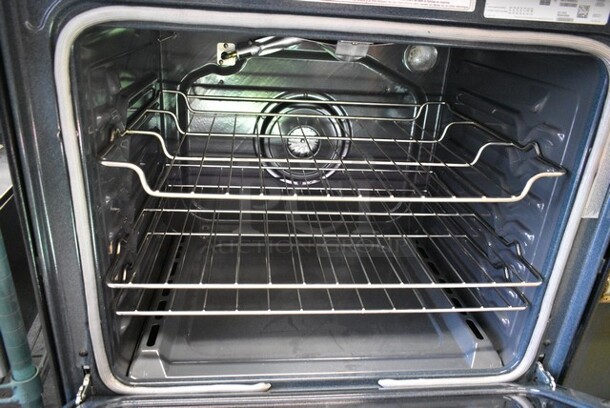BRAND NEW SCRATCH AND DENT! Whirlpool WEG745H0FS1 Stainless Steel Commercial Natural or Propane Gas Powered 4 Burner Range w/ Convection Oven.  - Image 3 of 6