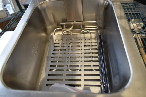 BRAND NEW SCRATCH AND DENT! 2024 Crosson EF-6V Stainless Steel Commercial Countertop Electric Powered Fryer w/ Metal Fry Basket and Lid. 120 Volts, 1 Phase. - Image 4 of 5