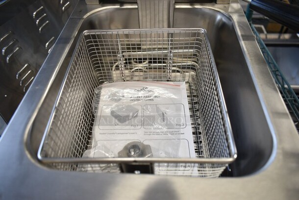 BRAND NEW SCRATCH AND DENT! 2024 Crosson EF-6V Stainless Steel Commercial Countertop Electric Powered Fryer w/ Metal Fry Basket and Lid. 120 Volts, 1 Phase. - Image 3 of 5