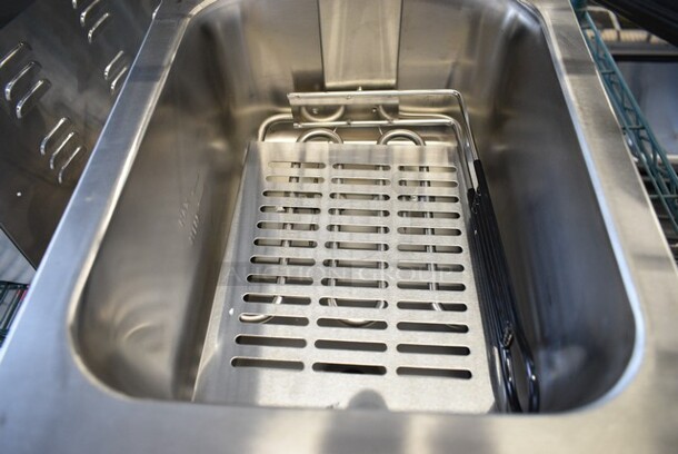 BRAND NEW SCRATCH AND DENT! 2024 Crosson EF-6V Stainless Steel Commercial Countertop Electric Powered Fryer w/ Metal Fry Basket and Lid. 120 Volts, 1 Phase. - Image 4 of 5
