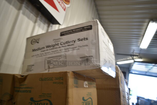 PALLET LOT of 29 BRAND NEW Boxes Including 395RP10 EcoChoice Compostable Sugarcane / Bagasse 10" Plate - 500/Case, 127SB24COMBO Choice 24 oz. Clear Plastic Salad Bowl with Lid - 150/Case, 346WKFSNSPM Choice White Medium Weight Wrapped Plastic Cutlery Pack with Napkin and Salt / Pepper Packets - 500/Case, 395RP06 EcoChoice Compostable Sugarcane / Bagasse 6" Plate - 1000/Case, 20" Corrugated White Circles, 128HD8COMBO ChoiceHD 8 oz. Microwavable Translucent Plastic Deli Container and Lid Combo Pack - 240/Case, 128HD16COMBO ChoiceHD 16 oz. Microwavable Translucent Plastic Deli Container and Lid Combo Pack - 240/Case, 500LDOMENH Choice 9 oz., 12 oz., 16 oz., 20 oz., 24 oz. Clear PET Dome Lid with No Hole - 1000/Case. 29 Times Your Bid! - Image 5 of 12