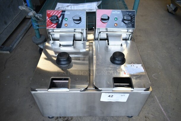 BRAND NEW SCRATCH AND DENT! 2023 Crosson CF-20 Stainless Steel Commercial Countertop Electric Powered 2 Bay Fryer. 120 Volts, 1 Phase. - Image 2 of 5