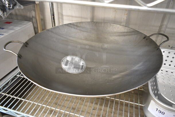 BRAND NEW SCRATCH AND DENT! Lot of 9 Various Items Including Town 34724 24" Hand Hammered Cantonese Wok, 554BP18FP1BASK Backyard Pro 18 Qt. Aluminum Fry Pot with 1 Fry Basket for Select Outdoor Ranges, Two 40716QTALMHB Choice 16 Qt. Aluminum Colander with Base and Handles, Baking Pans. - Image 3 of 9
