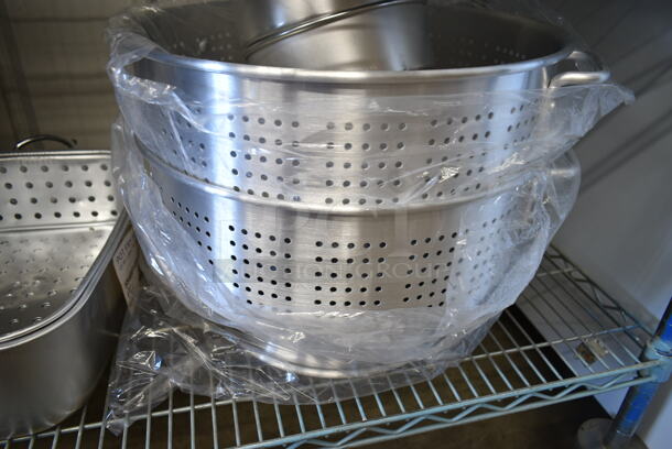 BRAND NEW SCRATCH AND DENT! Lot of 9 Various Items Including Town 34724 24" Hand Hammered Cantonese Wok, 554BP18FP1BASK Backyard Pro 18 Qt. Aluminum Fry Pot with 1 Fry Basket for Select Outdoor Ranges, Two 40716QTALMHB Choice 16 Qt. Aluminum Colander with Base and Handles, Baking Pans. - Image 8 of 9