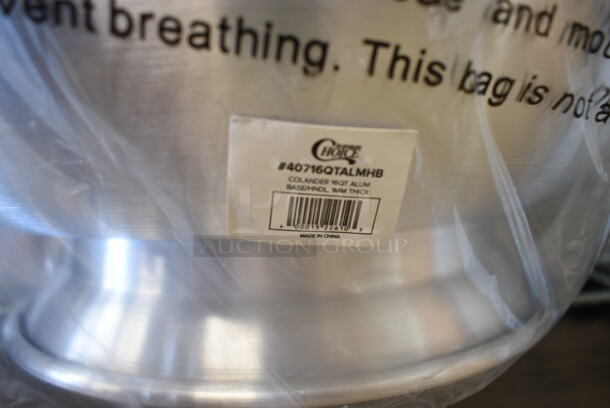 BRAND NEW SCRATCH AND DENT! Lot of 9 Various Items Including Town 34724 24" Hand Hammered Cantonese Wok, 554BP18FP1BASK Backyard Pro 18 Qt. Aluminum Fry Pot with 1 Fry Basket for Select Outdoor Ranges, Two 40716QTALMHB Choice 16 Qt. Aluminum Colander with Base and Handles, Baking Pans. - Image 9 of 9