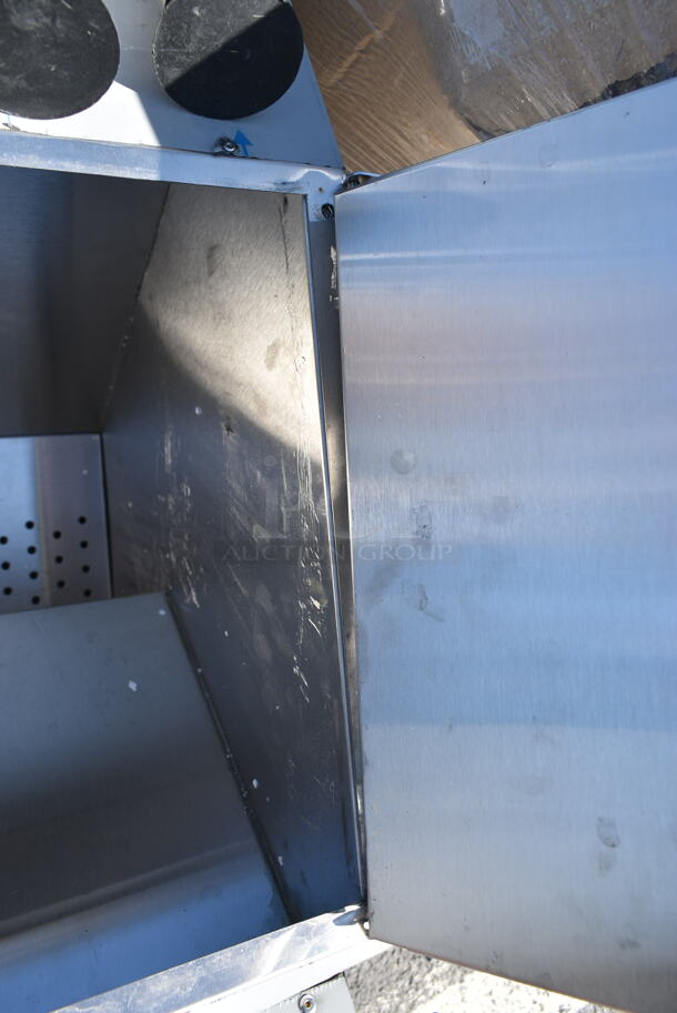 BRAND NEW SCRATCH AND DENT! 2023 ServIt 423TCW26 Stainless Steel Commercial 26 Gallon First-In First-Out Chip Warmer / Merchandiser. 120 Volts, 1 Phase. Tested and Working! - Image 5 of 7