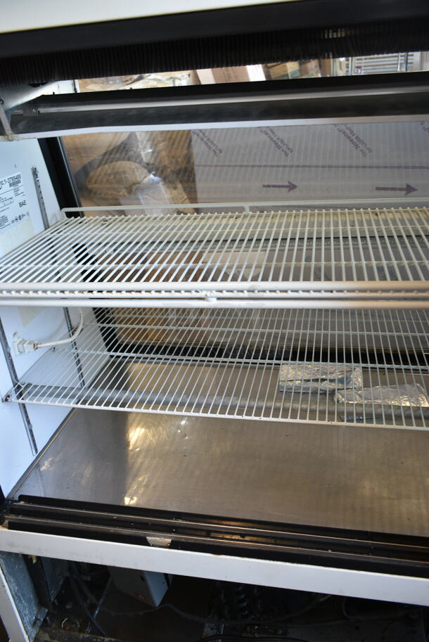 True TSID-72-2 Metal Commercial Floor Style Deli Display Case Merchandiser. 115 Volts, 1 Phase. Tested and Working! - Image 6 of 7