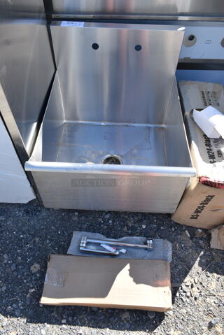 BRAND NEW SCRATCH AND DENT! Stainless Steel Commercial Single Bay Sink.