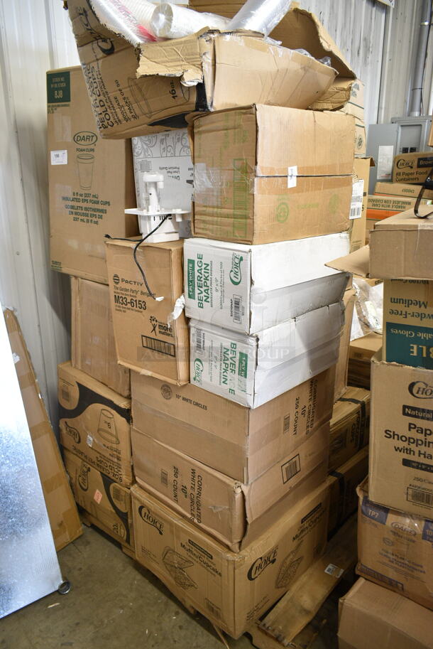 PALLET LOT of 25 BRAND NEW Boxes Including 500CC20 Choice Clear PET Customizable Plastic Cold Cup - 20 oz. - 600/Case, 500CC9 Choice 9 oz. Clear PET Customizable Plastic Squat Cold Cup - 1000/Case, Dart 8J8 8 oz. White Customizable Foam Cup - 1000/Case, Choice 16 ox Clear PET Plastic Cups, 5005DNAPFLTE Choice Touchstone 14" x 14" White Linen-Feel Flat-Packed Dinner Napkin - 1000/Case, 433472 Tellus Products 9" No PFAS Added Natural Bagasse Plate - 125/Pack, 2 Box 5001BNAP Choice Cocktail Napkin, Corrugated White 10" Circles, 43312CUPC Choice 12-Cup Hinged PET Plastic Cupcake / Muffin Container, 2 Box Carnival King 32 oz Popcorn Cups, Corrugated 18" White Circles, 50010WRAPRIP Lavex 10 oz Kraft Wrapped Paper Hot Cup. 25 Times Your Bid! - Image 1 of 12