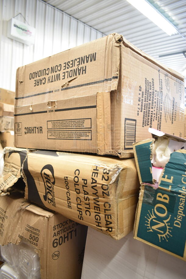 PALLET LOT of 20 BRAND NEW Boxes Including Dart 60HT1 White Foam Hinged Lid Container 6" x 6" x 3" - 500/Case, Choice 32 ox Clear Heavyweight Cold Cups, 394385S Noble Small Powder-Free Disposable Vinyl Gloves, 2 Box Dart 206HT1R 9" x 6" x 3" White Foam Shallow Rectangular Take Out Container with Perforated Hinged Lid - 200/Case, Choice Jumbo Straws, 500LDOMEW Clear Dome Lid, 500COLLAR8BR EcoChoice 8 oz. Kraft Coffee Cup Sleeve / Jacket / Clutch - 1200/Case, Dart 90HTPF1R Perforated White Foam Square Take Out Container with Hinged Lid 9" x 9" x 3" - 200/Case, XF-BLS400-Silver, Paper Barrel Sack, 2 Box PP206 Containers, 395RP09 Compostable Sugarcane Plate. 20 Times Your Bid! - Image 3 of 10