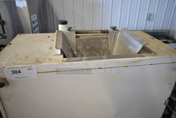 Metal Commercial Floor Style Dough Sheeter. Tested and Working! - Image 6 of 7
