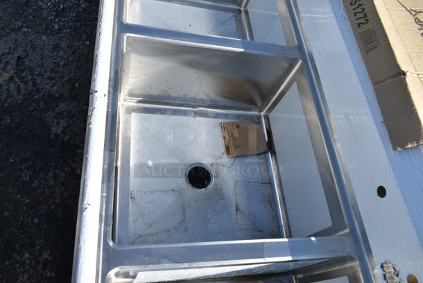 BRAND NEW SCRATCH AND DENT! Regency 600S42424224 Stainless Steel 4 Bay Sink w/ Dual Drain Board. No Legs. Bays 24x24x13.5. Drain Boards 22x26 - Image 6 of 10