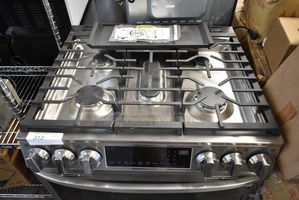 BRAND NEW SCRATCH AND DENT! LG Stainless Steel Commercial Natural Gas Powered 4 Burner Range w/ Convection Oven.  - Image 3 of 7