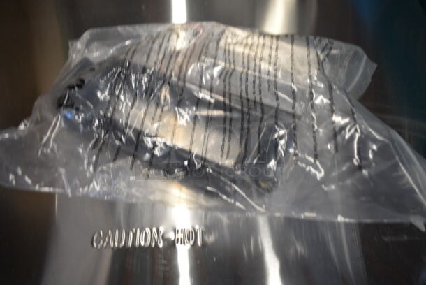 BRAND NEW SCRATCH AND DENT! 2023 Crosson CPO-320 Stainless Steel Commercial Countertop Electric Powered 2 Deck Pizza Oven w/ Cooking Stones. 120 Volts, 1 Phase. Tested and Working! - Image 6 of 7