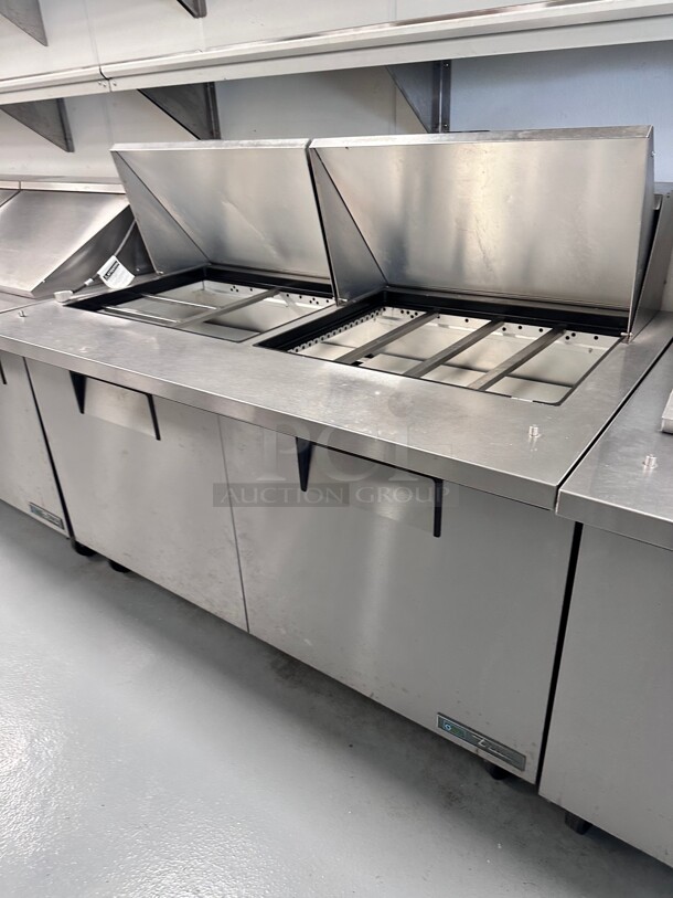 Late Model True TSSU-60-16-HC 60 inch 2 Door Refrigerated Sandwich Prep Table 115 Volt Working - Image 3 of 8