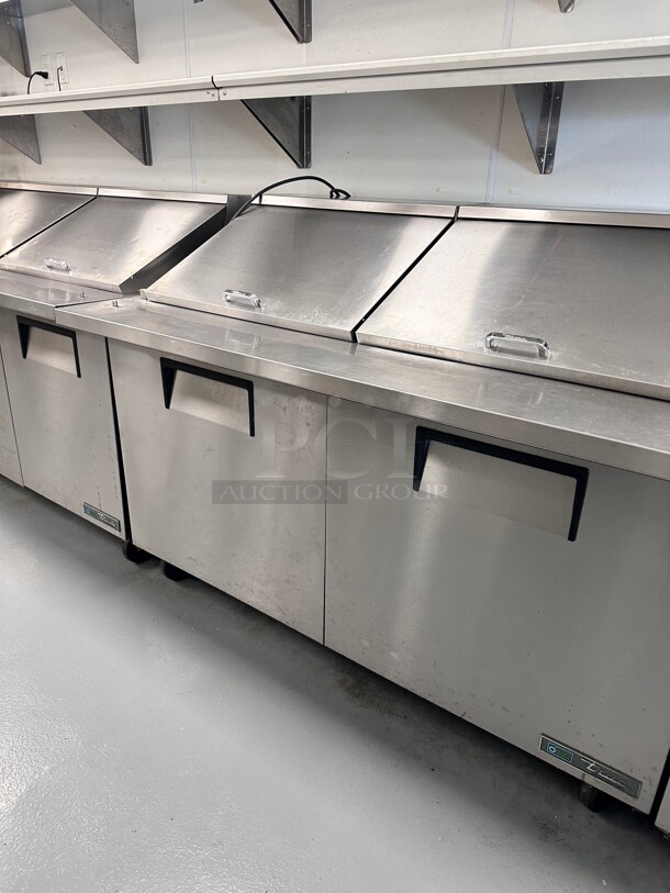 Late Model True TSSU-60-16-HC 60 inch 2 Door Refrigerated Sandwich Prep Table 115 Volt Working - Image 4 of 8