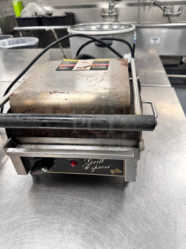 Star GX10IG Single Commercial Panini Press w/ Cast Iron Grooved Plates, 120v Working - Image 3 of 7
